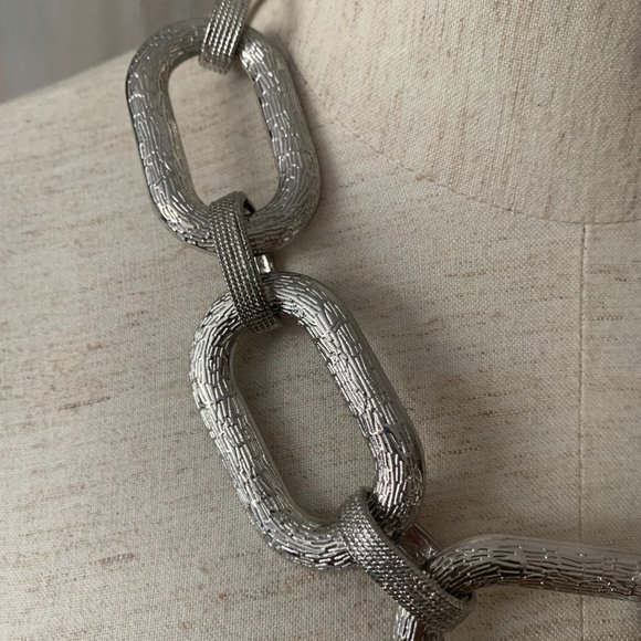 Silver colored large chain necklace - Picture 2 of 5